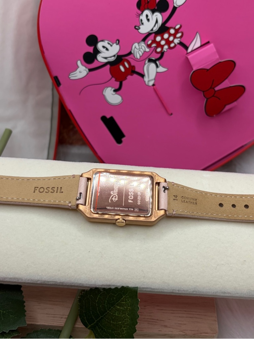 Limited Disney x Fossil Rose Gold Minnie Mouse Watch 25 of 1414 made - Picture 7 of 11